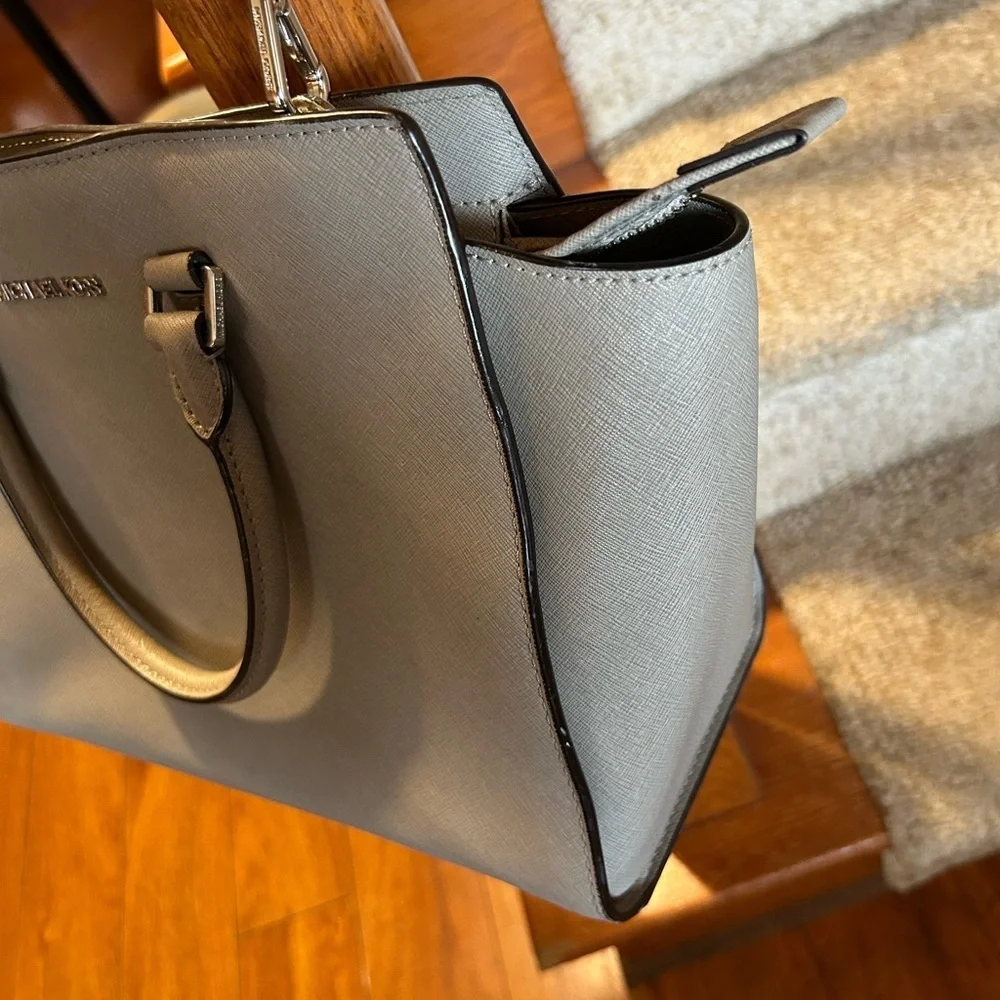 Michael Kors Selma Medium Saffiano Satchel Crossbody NWOT!!